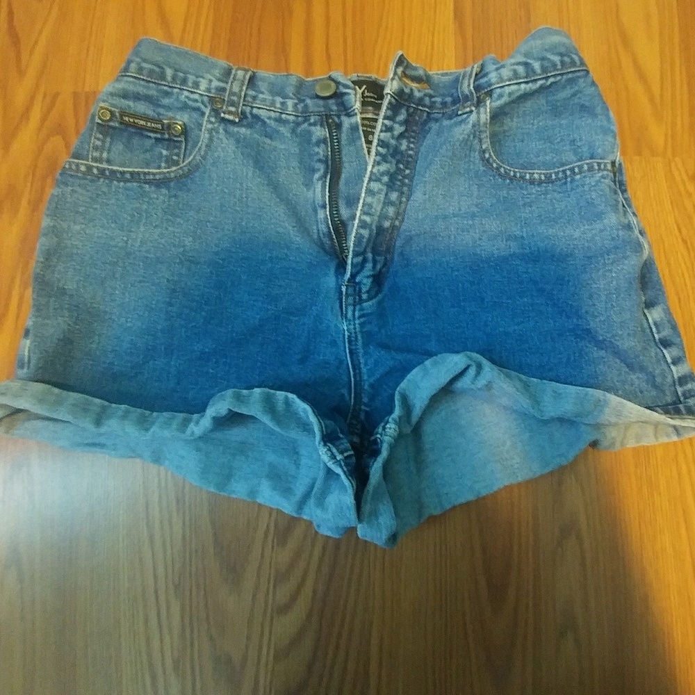 Short shorts